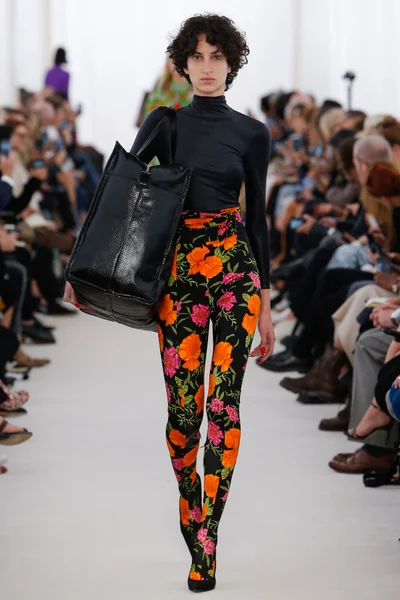 Look 28